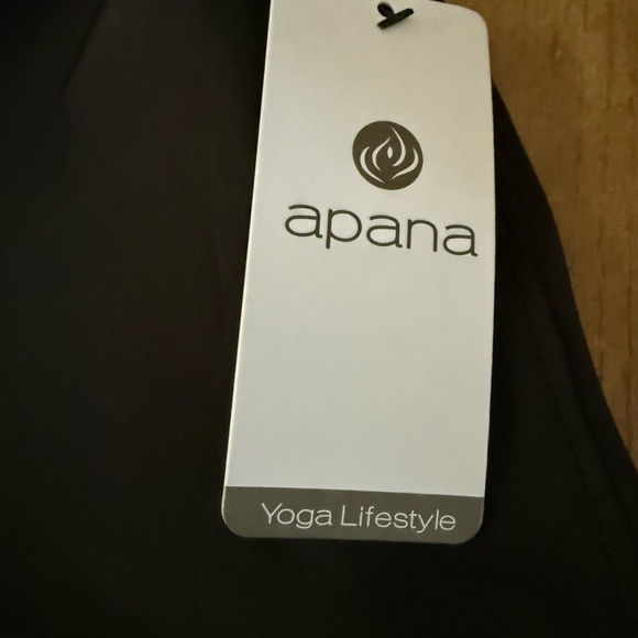 NWT Apana Yoga Shorts. Black size M - Picture 4 of 6